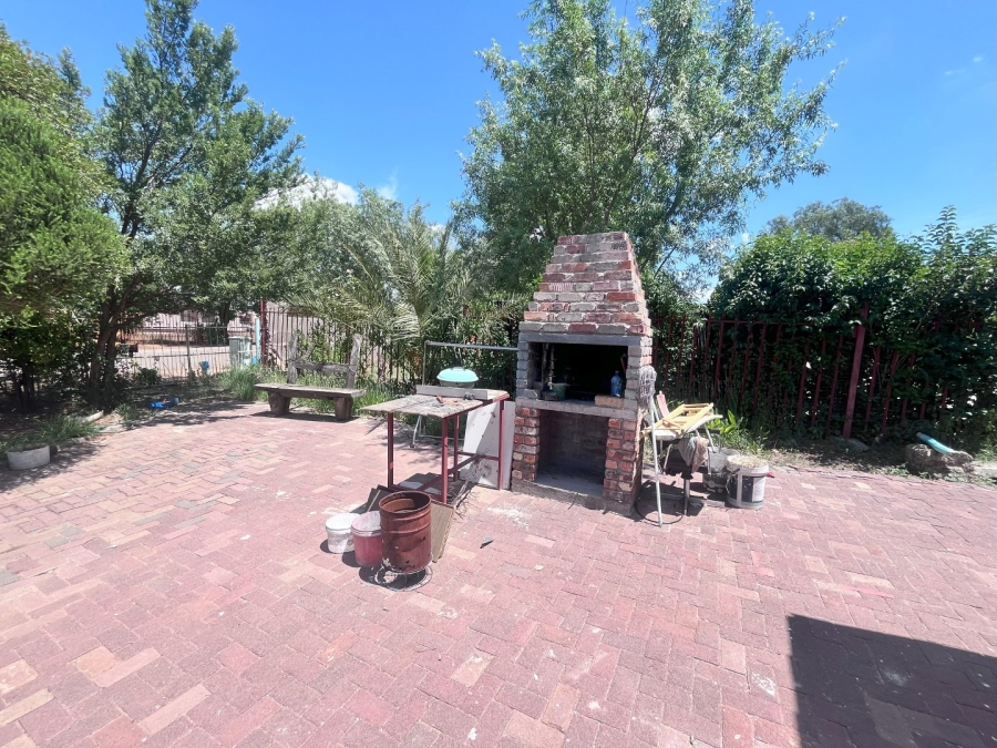 3 Bedroom Property for Sale in Lourierpark Free State